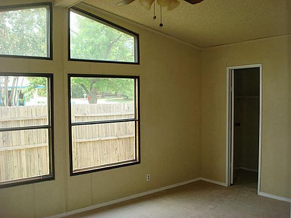 2nd image of 1312 Wood Dr