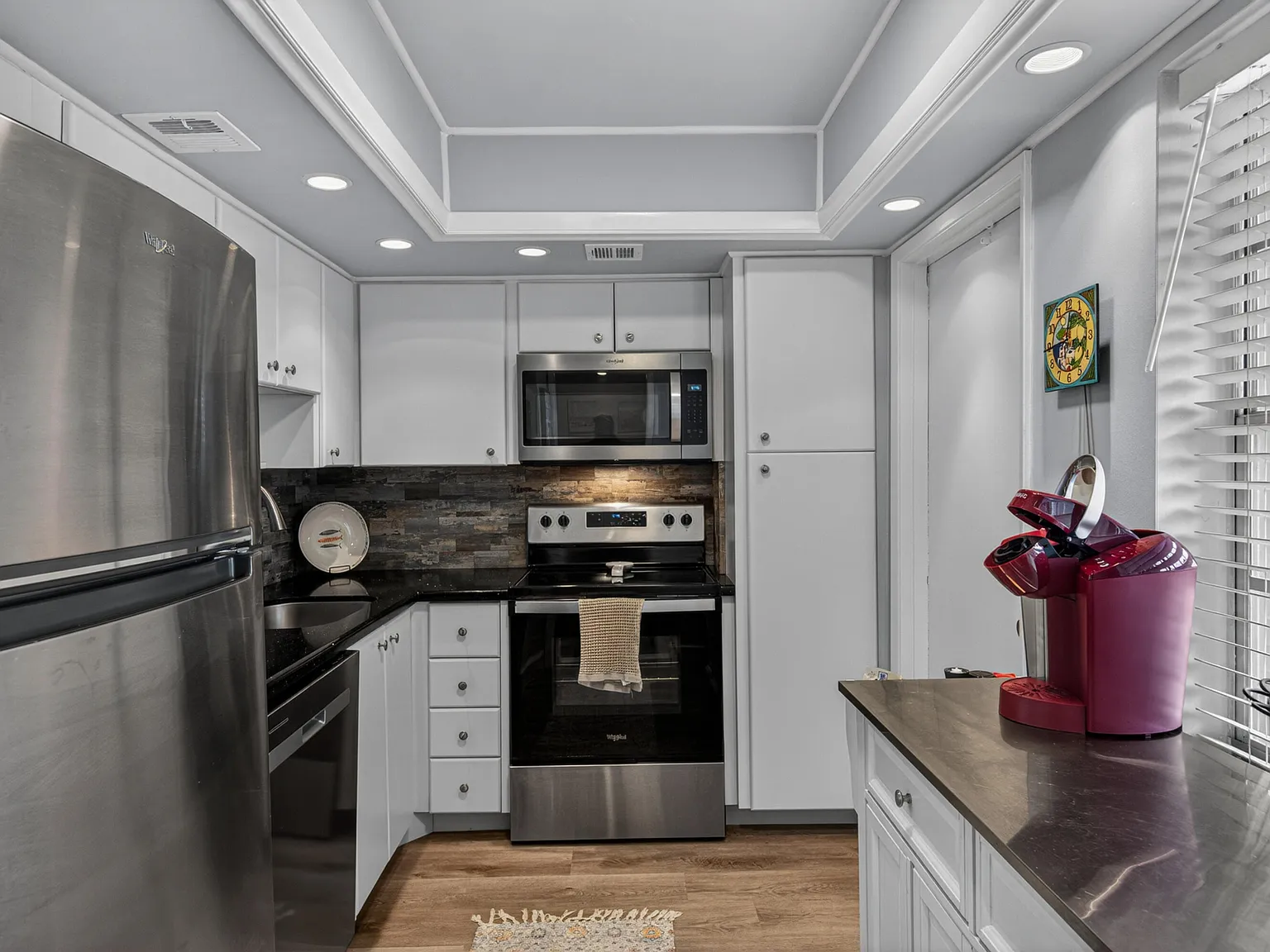2 bed, 2.0 bath, 1100 sqft, $3,000 — Photo 4