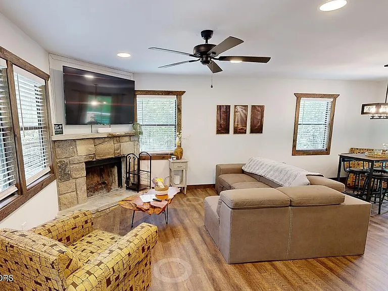 1709 Floyd Way — Photo 12