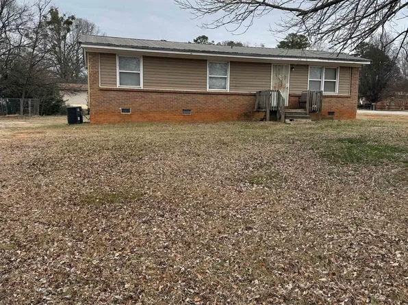 2 Julian Bond Ln, Spartanburg, SC 29307