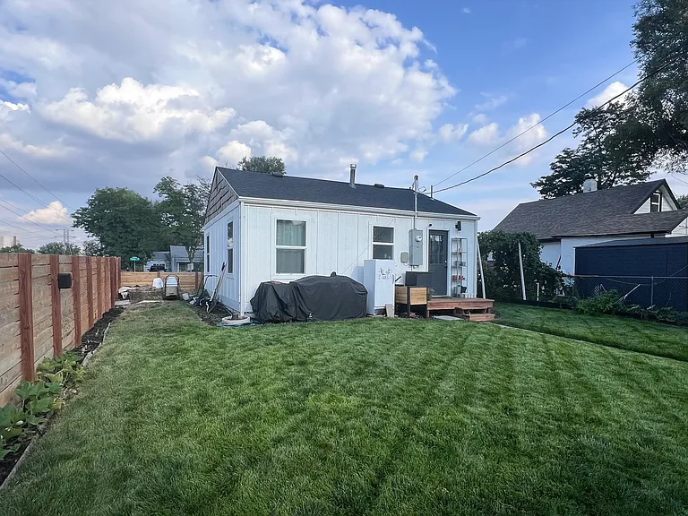 1095 Irving St — Photo 16