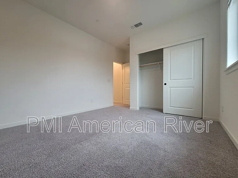 1648 Scarlet Ash Ave — Photo 15