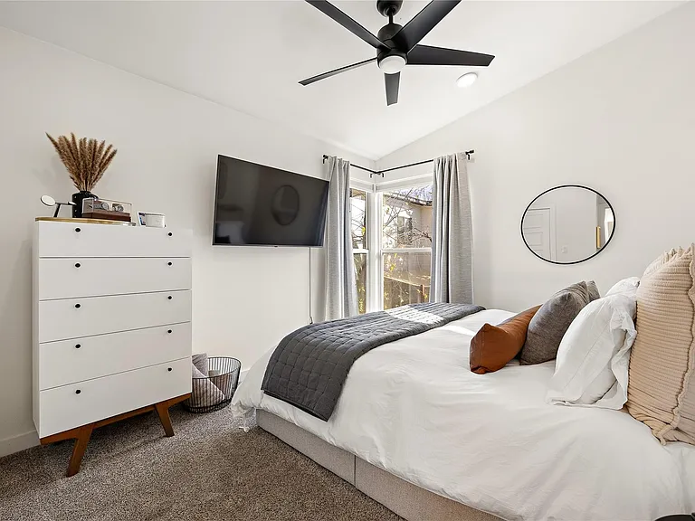 1402 Singleton Ave #B — Photo 16