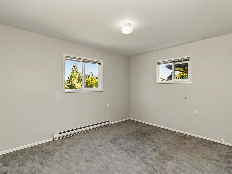 532 Colby Ave — Photo 11