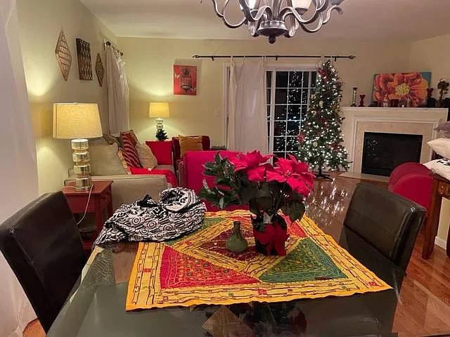 3 bed, 2.5 bath, 1536 sqft, $2,300 — Photo 3