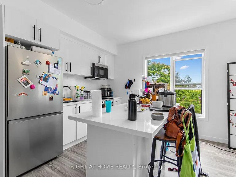148 Glenlake Ave #7 — Photo 3