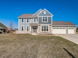 W239N3736 River Birch Ct, Pewaukee, WI 53072