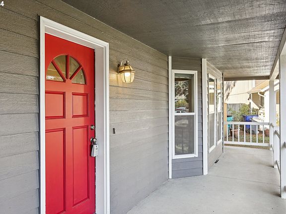 5th image of 3708 NE 158th Ct