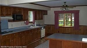 5th image of 338 Main St