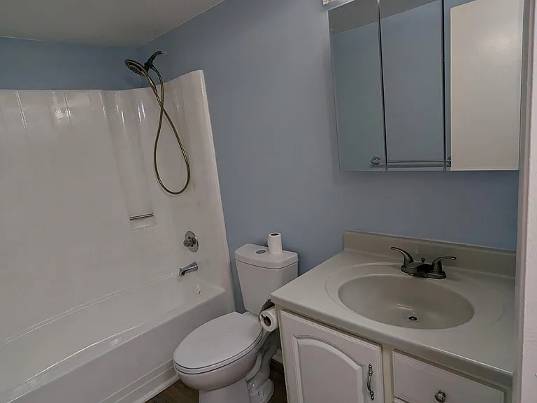 4120 Thalia Station Cir — Photo 8