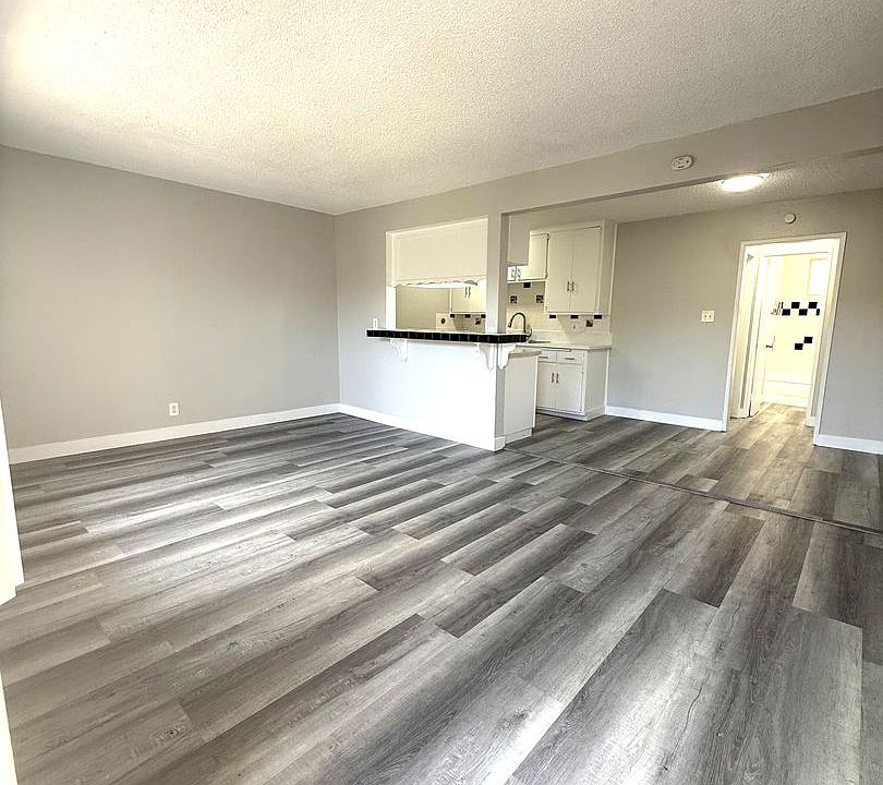 1st image of 1853 Chestnut Ave #22