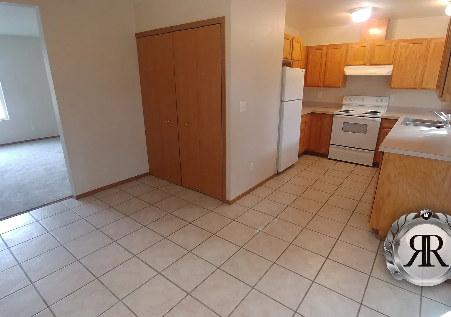 Just Updated! 2 Bedroom, 1 1/2 Bath Townhouse with 2 car garage — Photo 3