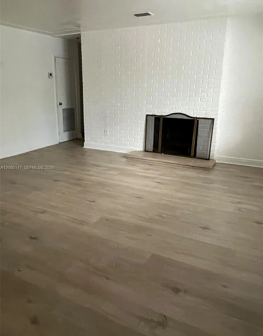 3 bed, 2.0 bath, $3,300 — Photo 3