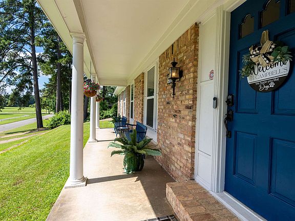 3rd image of 312 Horseshoe Dr
