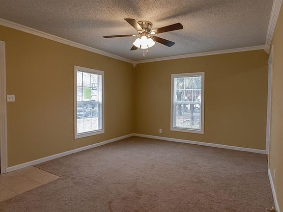 3rd image of 108 Donald St