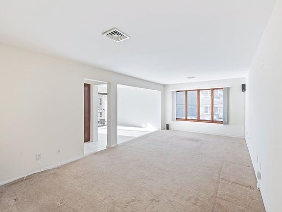 3rd image of 314 Palisade Ave APT B1