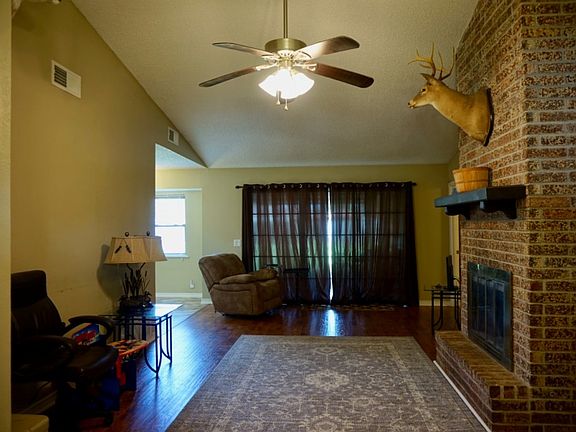 4th image of 1305 Danberry St
