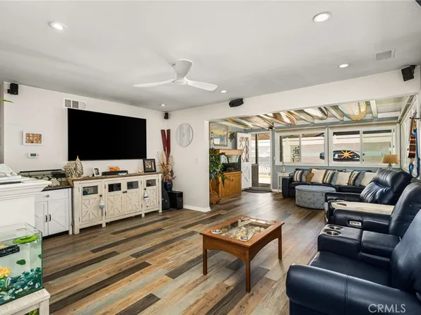 15732 Swan Ln, Huntington Beach, CA 92649
