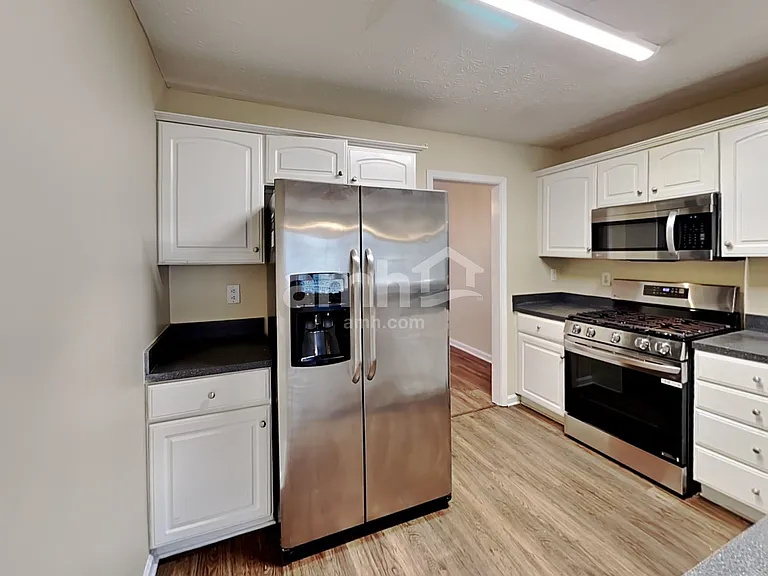 94 Crestview Dr — Photo 4