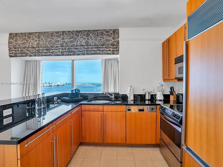 1435 Brickell Ave #3607 — Photo 5