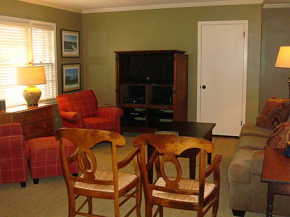 4th image of 1669 Estate Dr