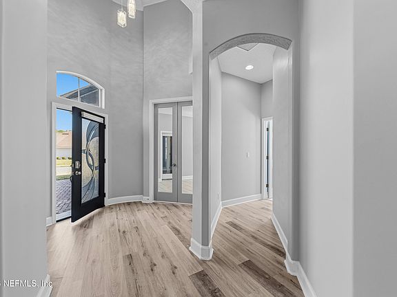 5th image of 1123 GREEN PINE Circle