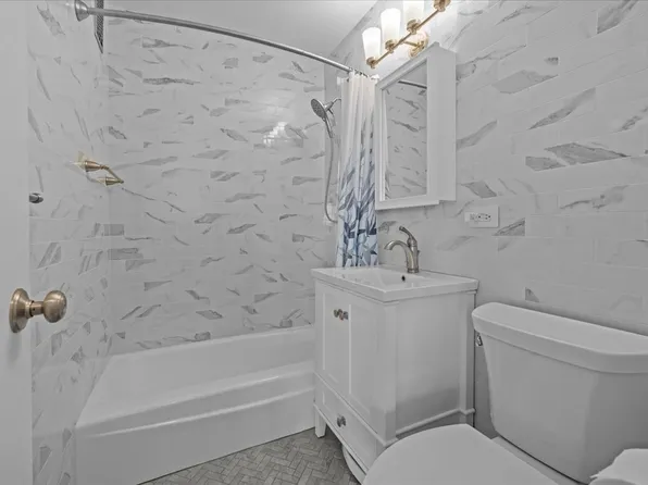 555 Kappock Street image 16 of 20