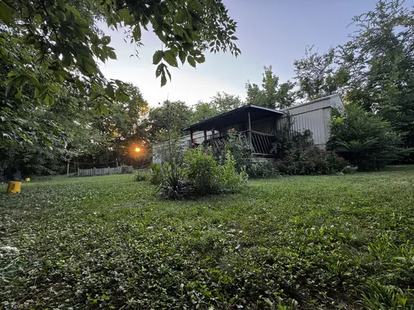 907 Willow View Dr, La Vergne, TN 37086