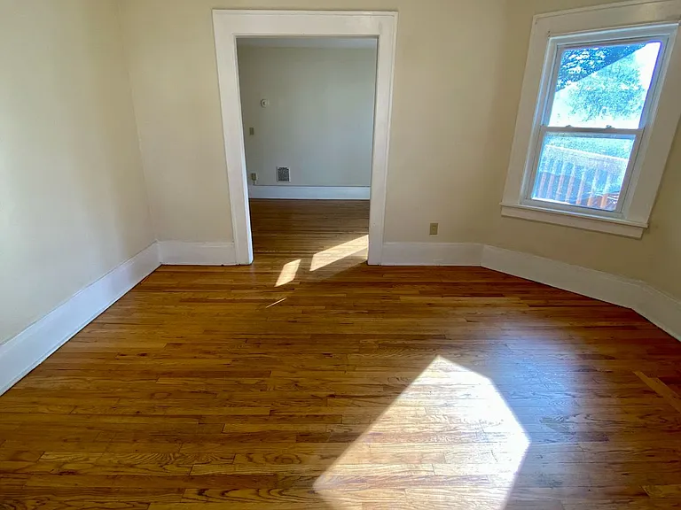 150 N Midler Ave #2 — Photo 8
