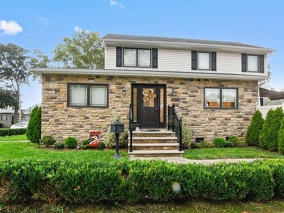3rd image of 107 Knox Pl