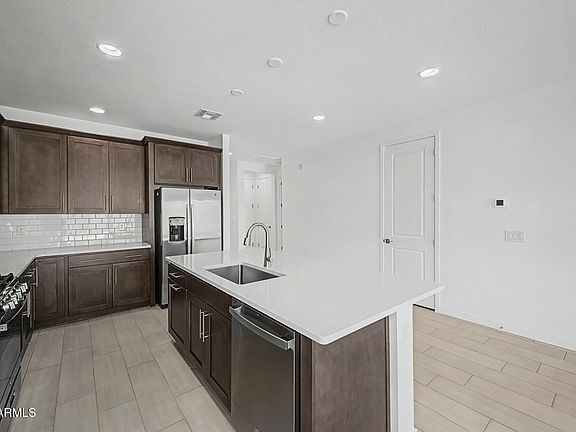 5th image of 18188 W ELIZABETH Avenue