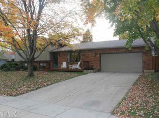 115 Cheltenham Dr, Normal, IL 61761