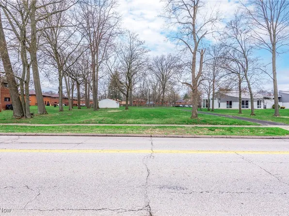 1882 Bailey Rd, Cuyahoga Falls, OH 44221