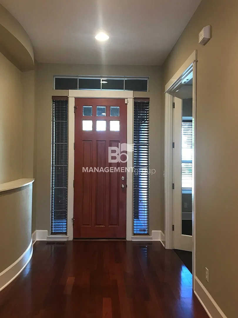 Beautiful Spacious Sherwood Home Feels Brand New! Gourmet Kitchen-Large Master Suite-3-Car garage! — Photo 2