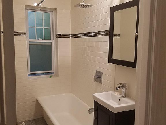 5th image of 2129 1/2 N Dayton St #1B
