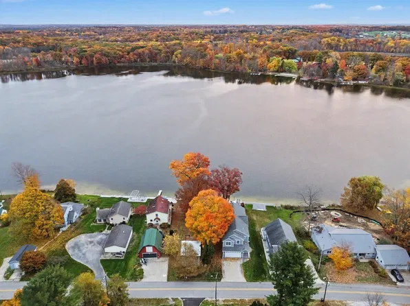 3788 S Sherman Ave, Fremont, MI 49412