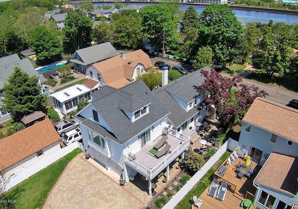 2nd image of 123 Lake Ave
