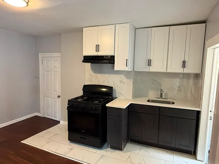 326 Grand St #2F — Photo 1