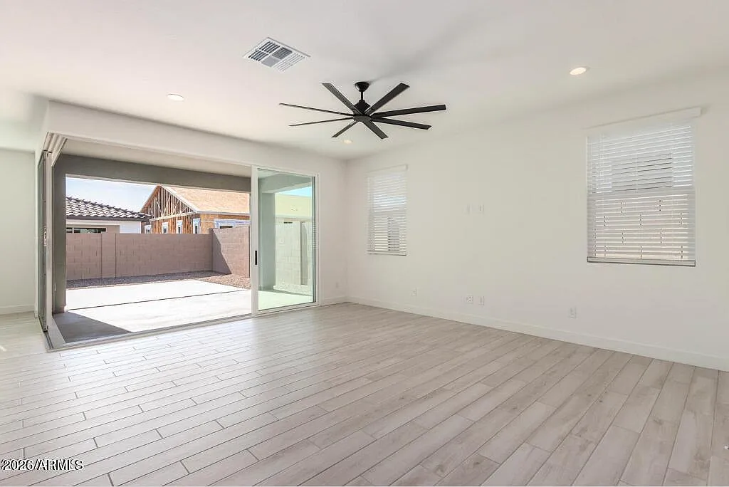 3 bed, 2.0 bath, 1521 sqft, $2,800 — Photo 4