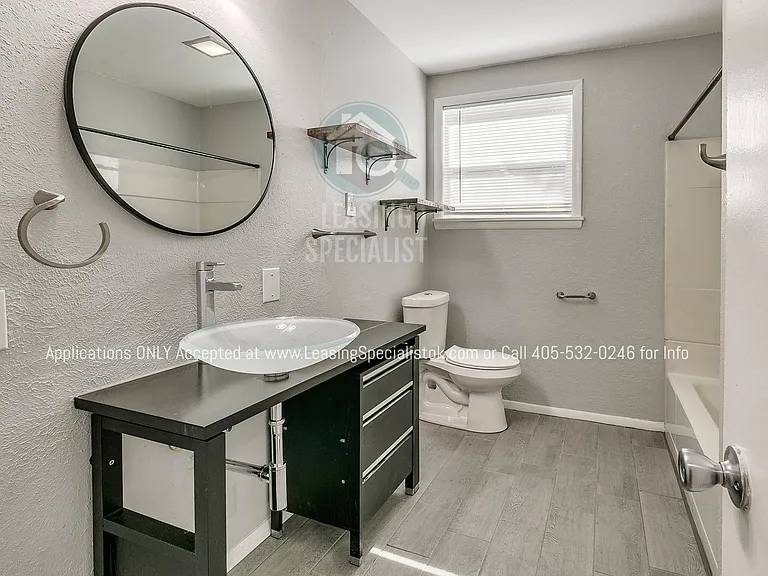 1025 Parsons St — Photo 23
