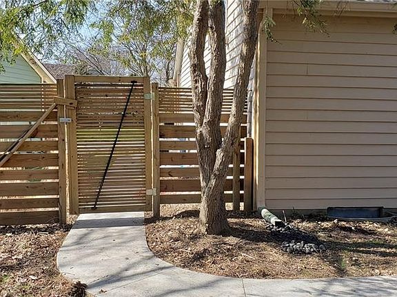 3rd image of 7679 Pinesprings East Dr