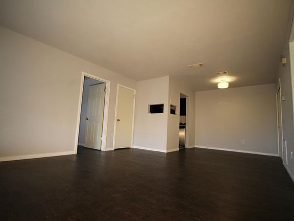 2nd image of 4602 Willowick Dr APT 4