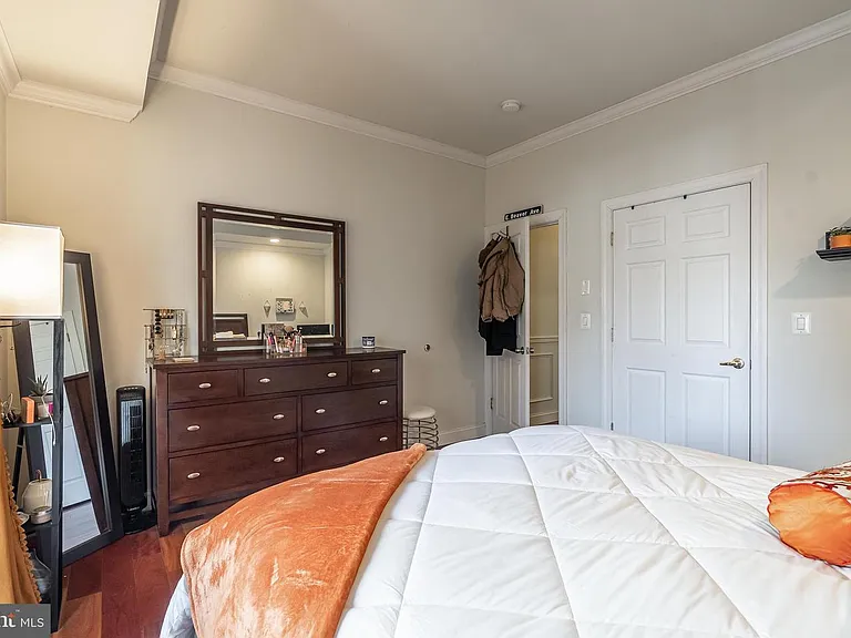329 W Girard Ave #2 — Photo 14