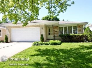 311 W Talcott Rd, Park Ridge, IL 60068