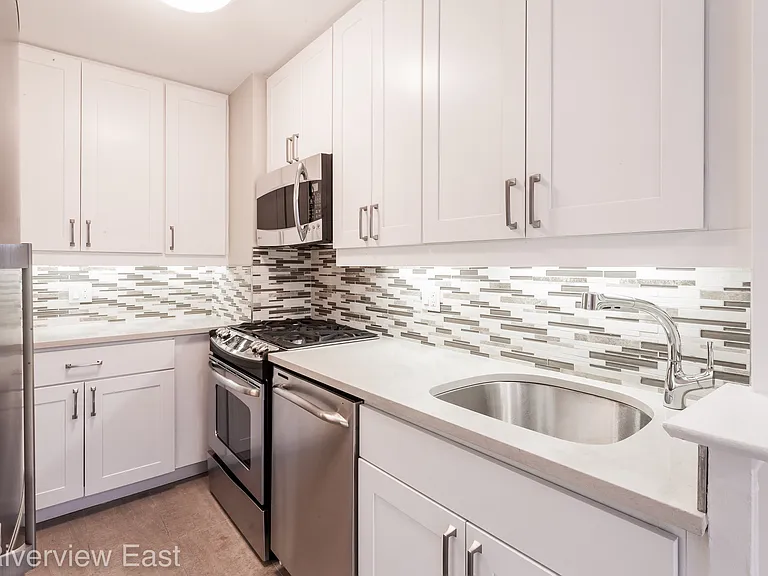 251 E 32nd St #3E — Photo 8