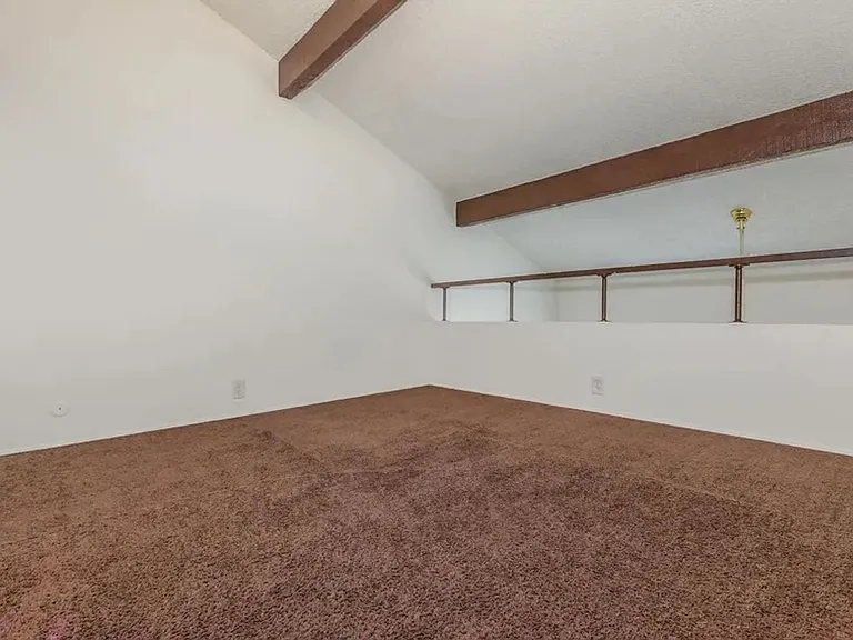 Pacific Terrace — Photo 27
