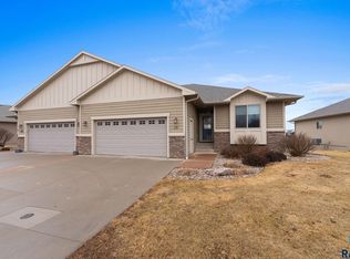 210 S Heritage Rd, Brandon, SD 57005