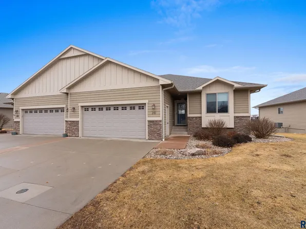 210 S Heritage Rd, Brandon, SD 57005