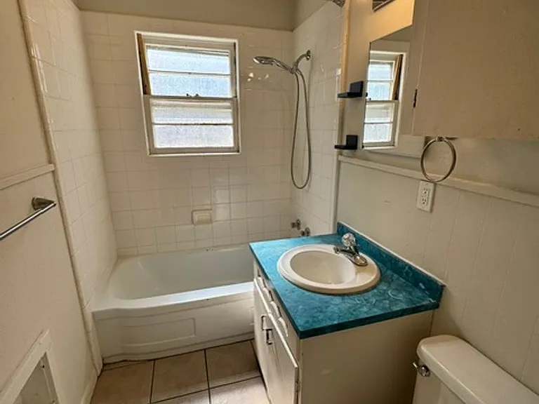 610 Rancho Dr — Photo 6