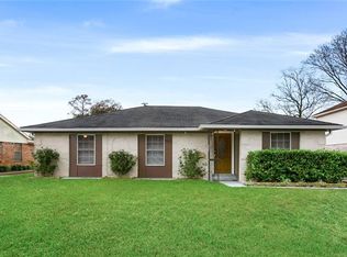 1901 Holiday Dr, New Orleans, LA 70114